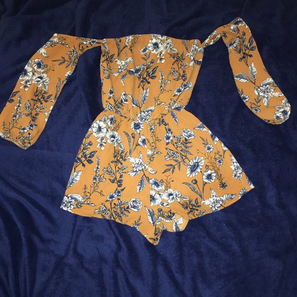 Off the shoulder romper - Picture 1 of 1